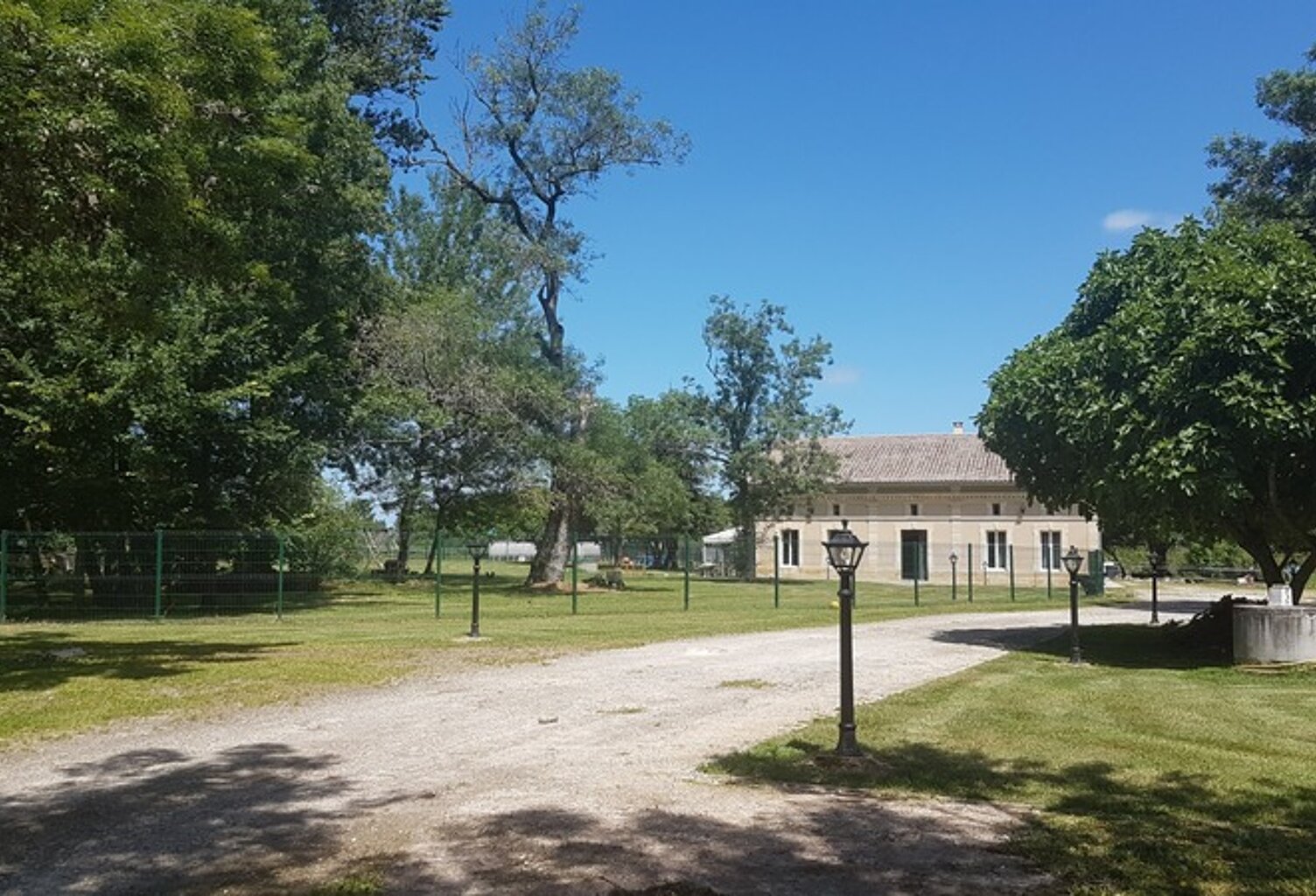 Magnifique propriété - Habitation de 456m² et Hangar de 360m2 à SAINT CHRISTOLY DE BLAYE (33) — photo 1