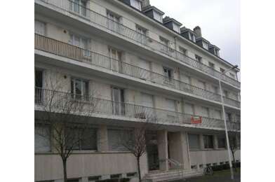 Appartement 1 pièces 325 €