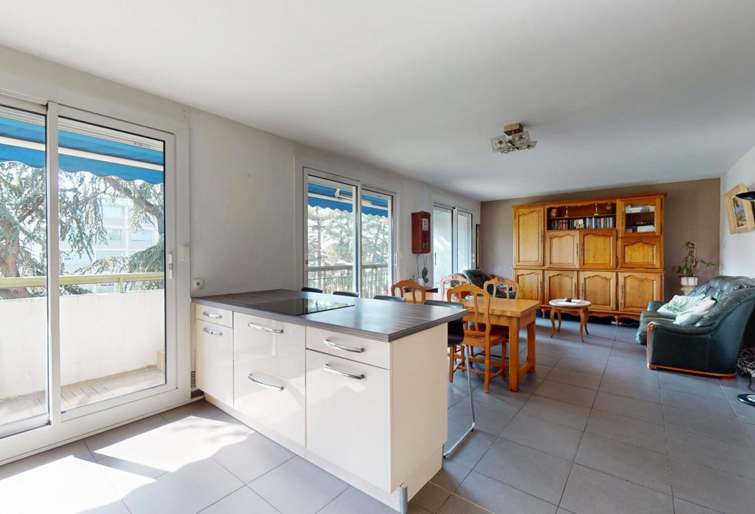 Appartement À Vendre — photo 1