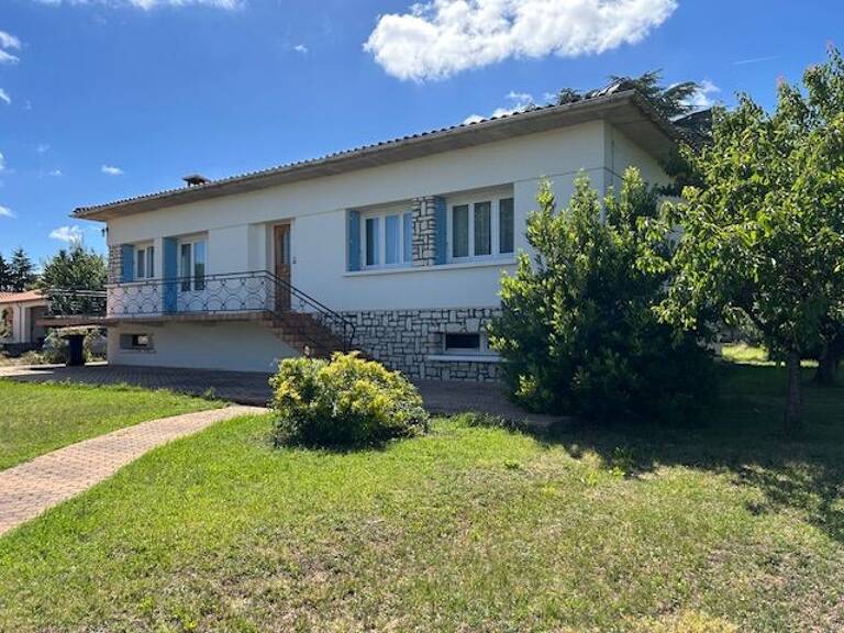 Saint-Porchaire, agréable villa avec grand sous-sol et jardin planté — photo 1