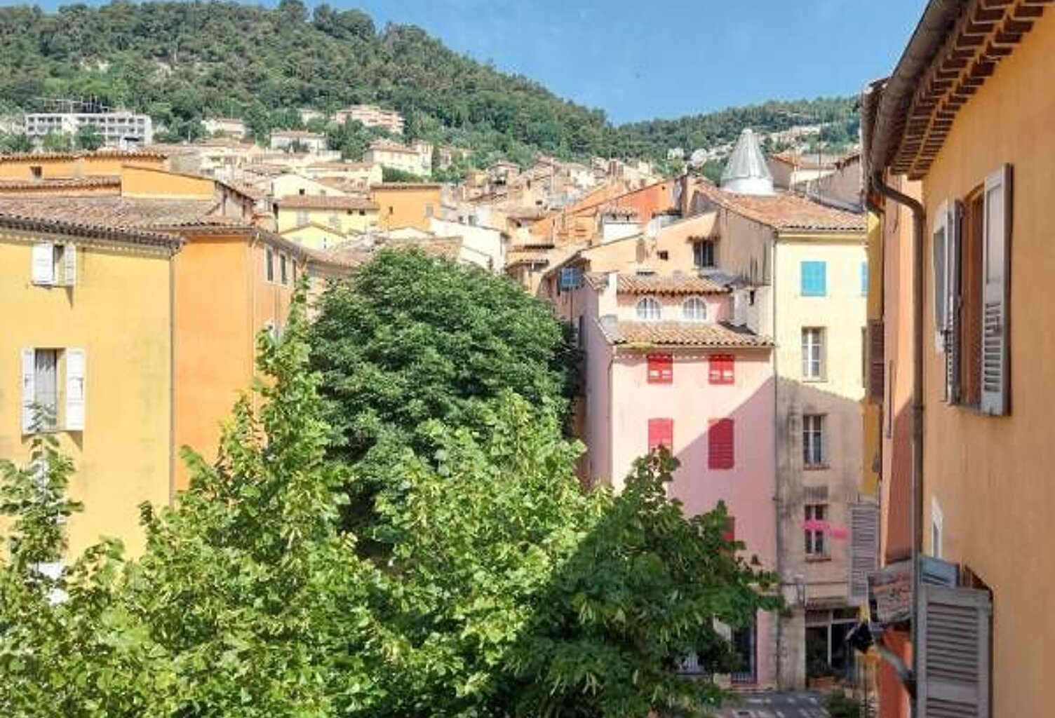 3 PIECES MEUBLE A GRASSE — photo 1