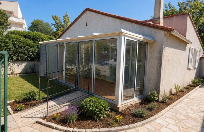 Nîmes – Maison à rénover avec jardin et grand garage, fort potentiel ! — photo 2