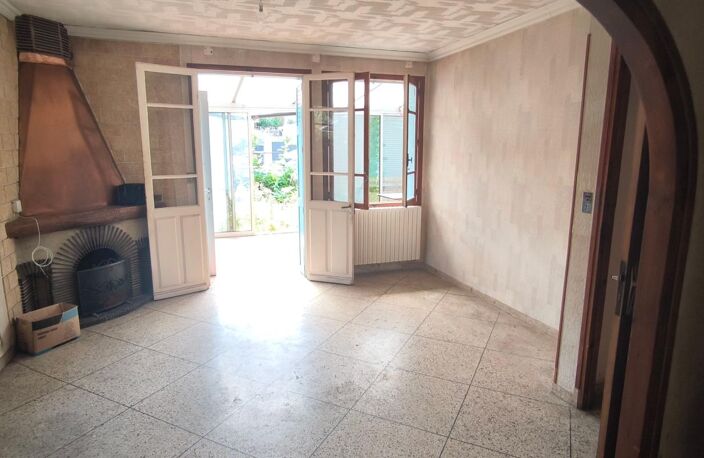 Nîmes – Maison à rénover avec jardin et grand garage, fort potentiel ! — photo 4