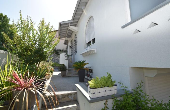 Maison en centre ville — photo 2