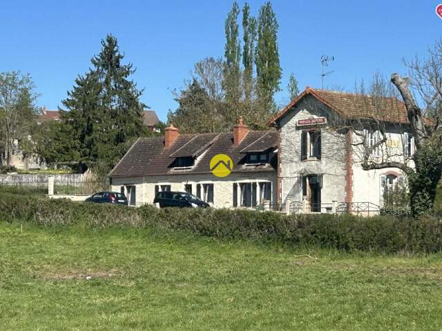 Maison avec 6 chambres — photo du bien
