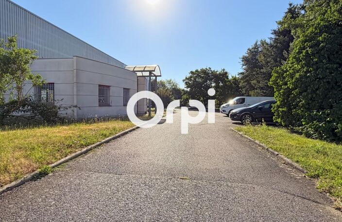 MONTS DU LYONNAIS : Site Industriel et logistique de 1 500 m² (HSP 8,50 m) sur parcelle constructible de 5 300 m² — photo 2