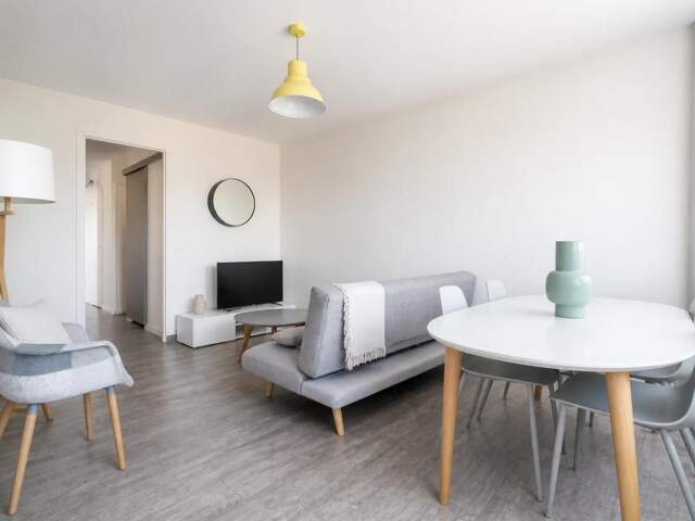 TROYES – Appartement T5 de 83,41 m² – 4 chambres – Ascenseur — photo du bien