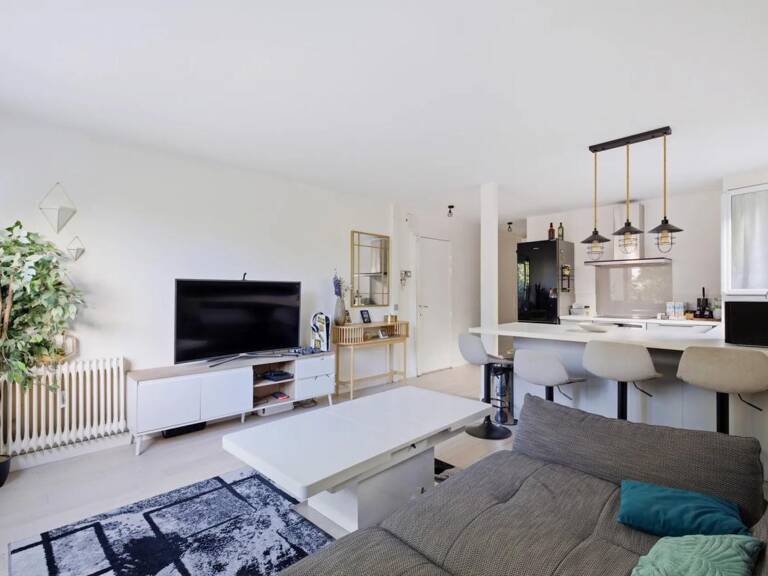 Appartement 3 pièces de 56 m² à Suresnes — photo 1
