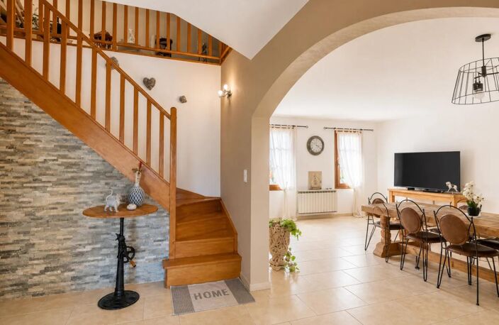 Maison de 6 pièces de 210 m² à Le Bouchage — photo 5