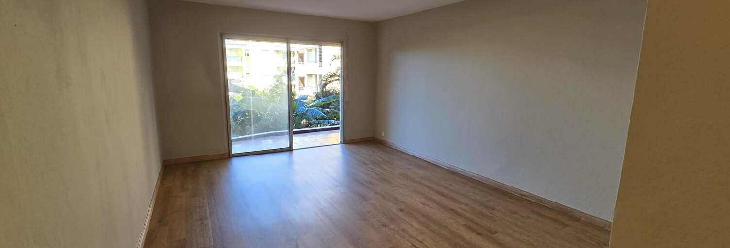 Bureau 4 Pièces 75 m² à louer à Saint-Pierre (97410)