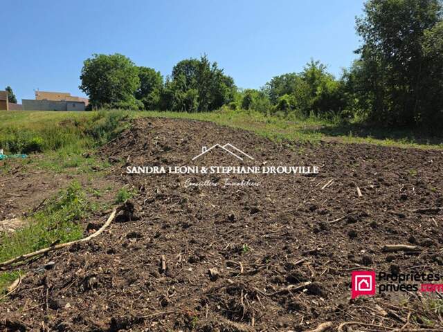 AUNEAU - JOLI TERRAIN VIABILISE DE 532 m² — photo du bien