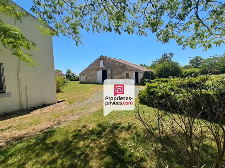 Maison d habitation et  grange de caractère sur terrain constructible de 2 800 m² — photo 1