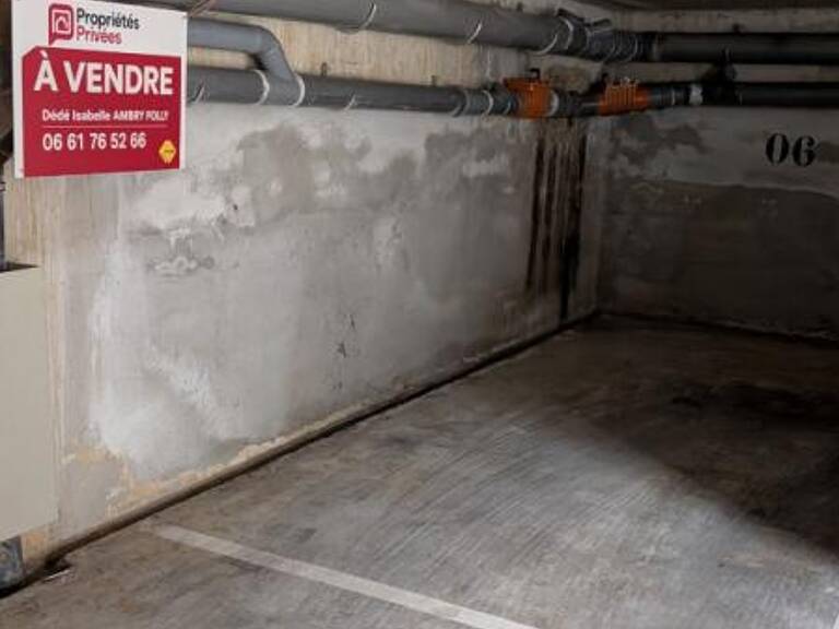 Place de Parking souterrain sécurisée à Quincy Sous Sénart 91 — photo 1