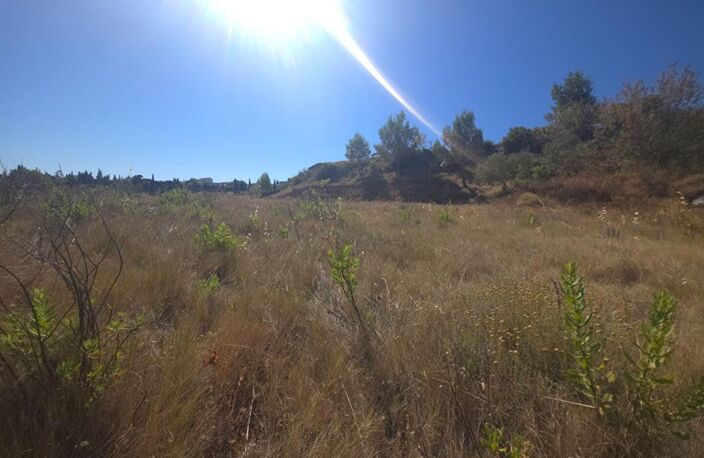 ESCALES ,10 mn de LEZIGNAN , TERRAIN VIABILISE 1340 m2 — photo 2