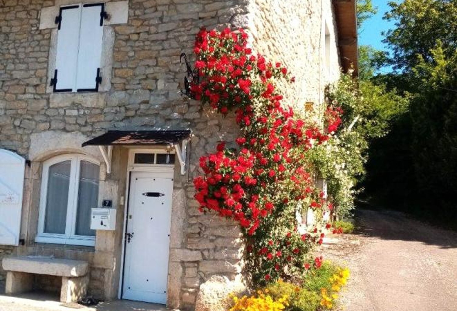 Maison en pierres avec 3 chambres, proche de la rivière d'Ain ? Coisia (Thoirette-Coisia) — photo 1