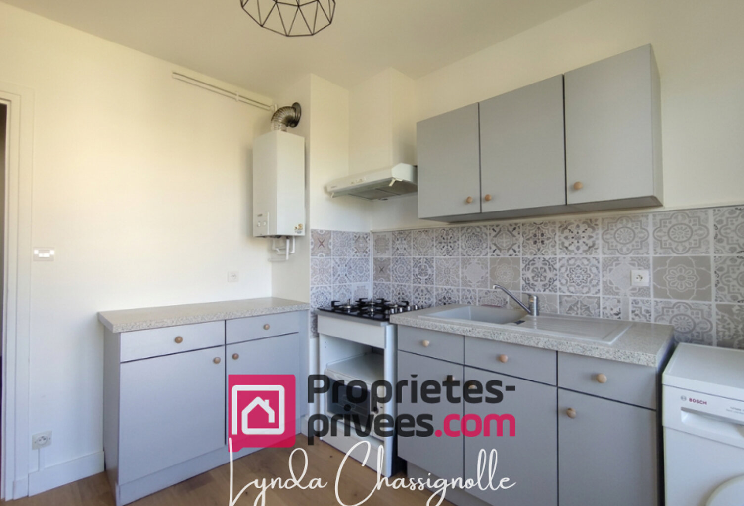 Appartement T4 à Riorges - 71m2 - vue dégagée - entièrement rénové — photo 1