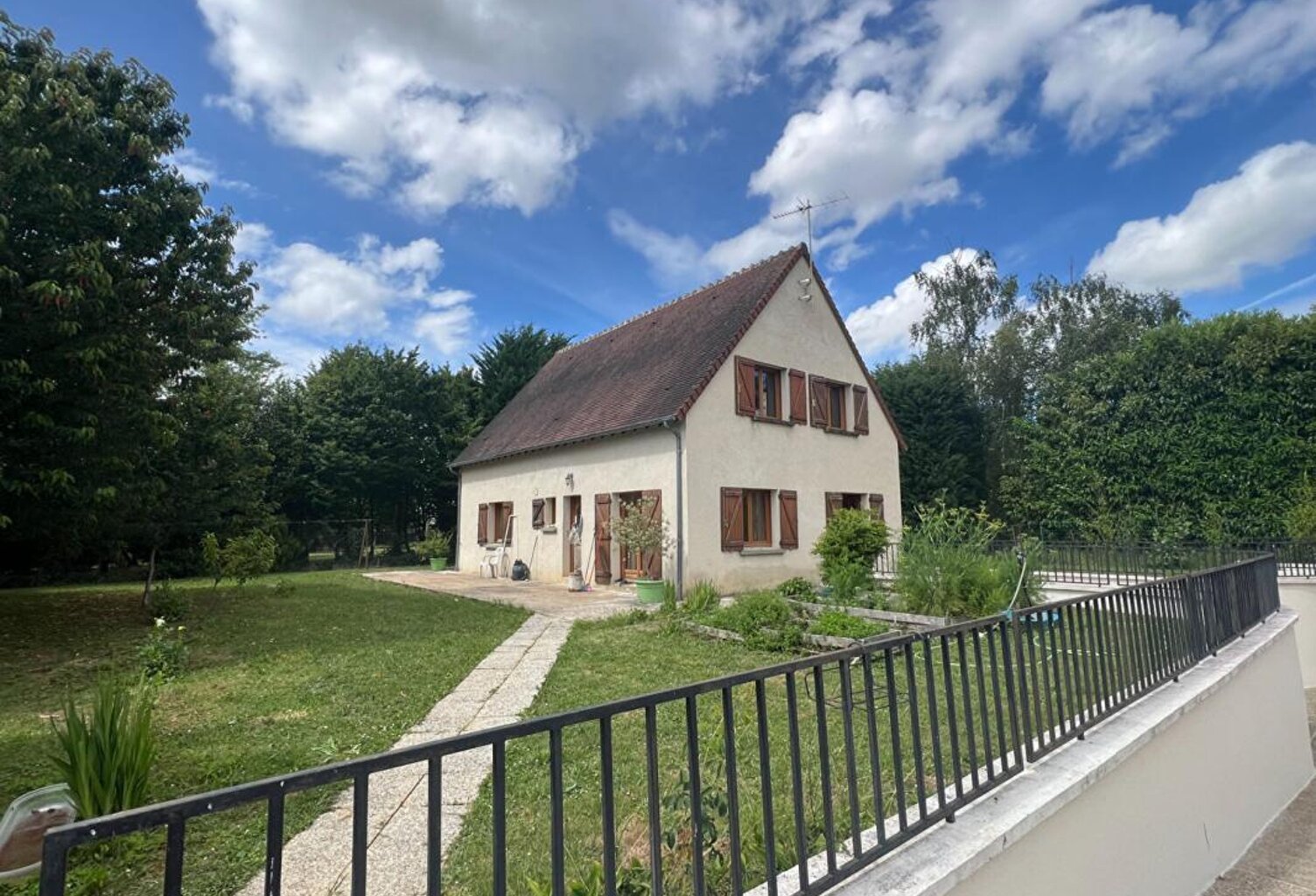MAISON TRADITIONNELLE PROCHE GARE TGV  3MN — photo 1