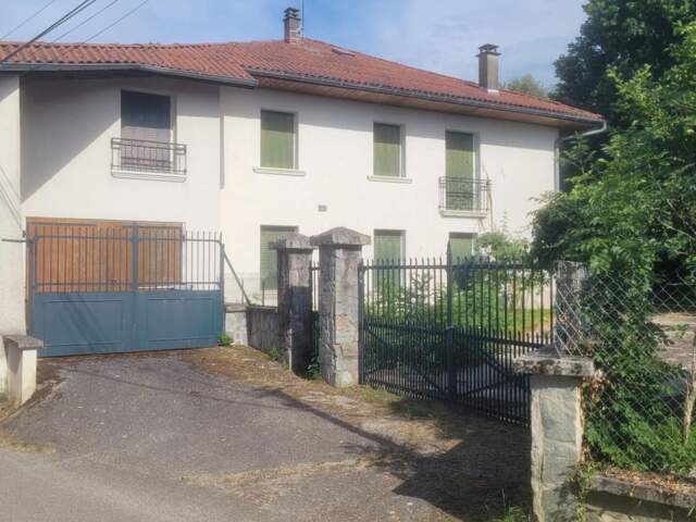 Maison Saint Geoirs 6 pièce(s) 186 m2 — photo du bien