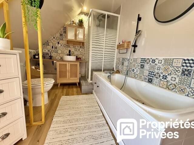 MAISON BOURGES 6 PIECES 111 M2 — photo du bien