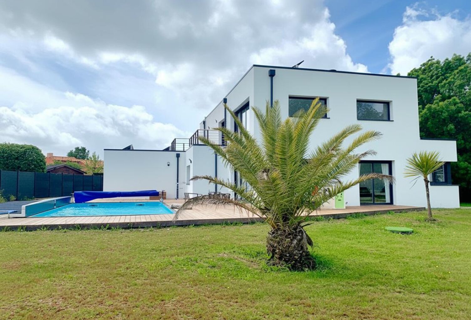 MAISON A VENDRE 6 PIECES AVEC PISCINE — photo 1