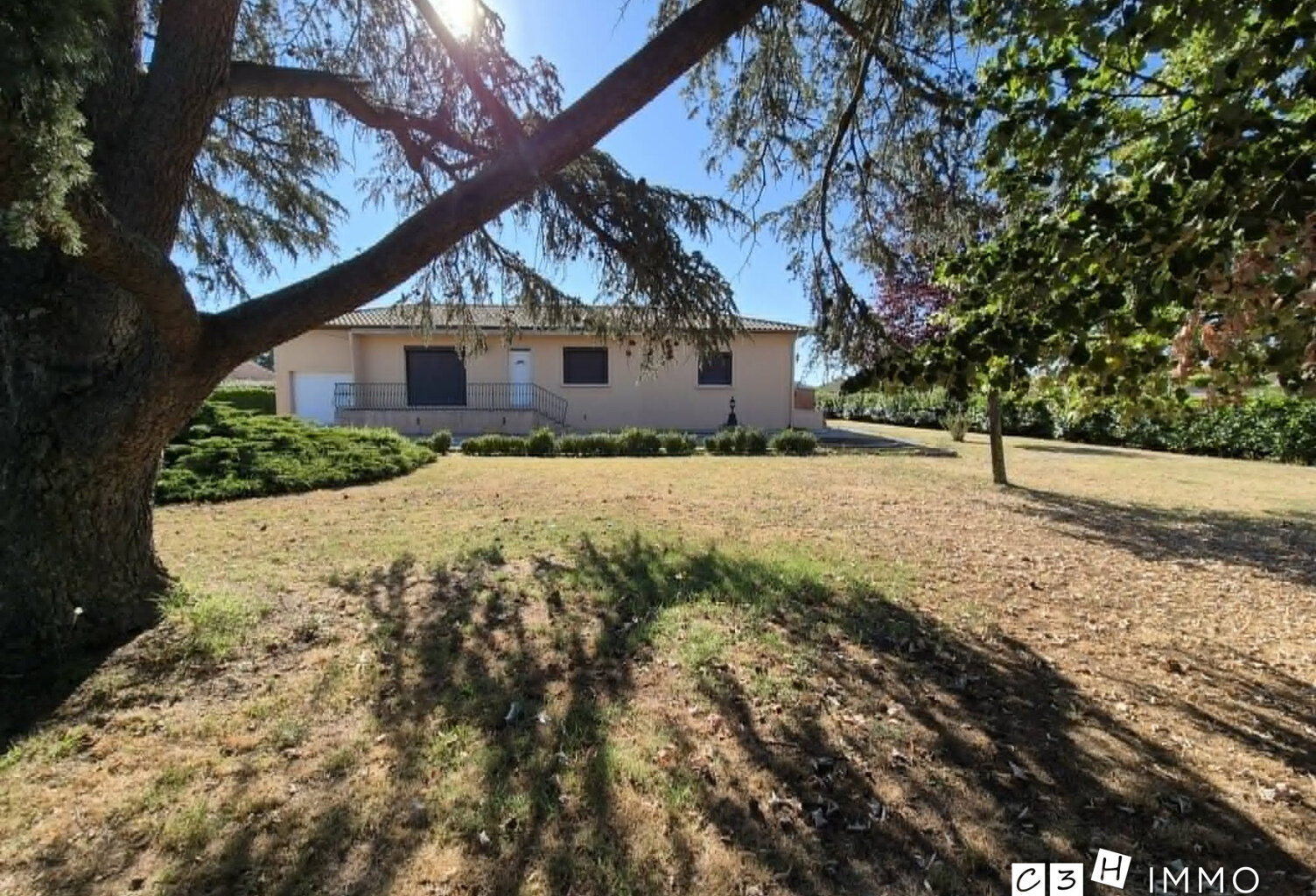 Villa T4 terrain 3100 m² — photo 1