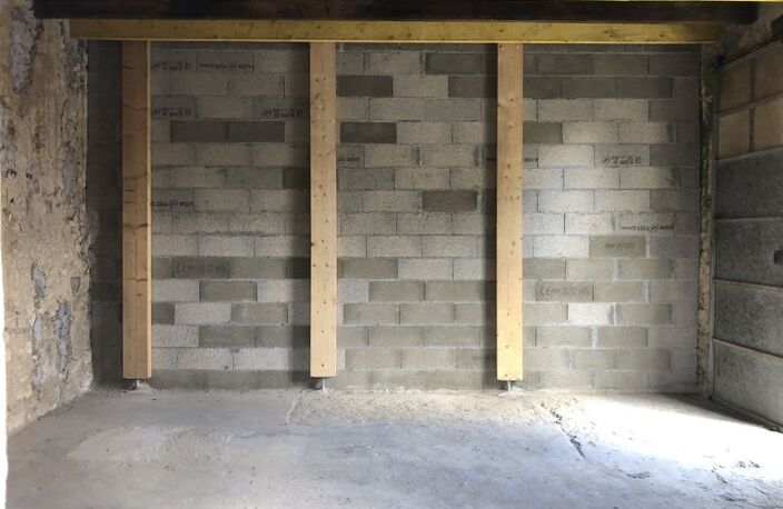 GARAGE 29 m2 OU ESPACE DE STOCKAGE AVEC COUR A LESPARRE — photo 3