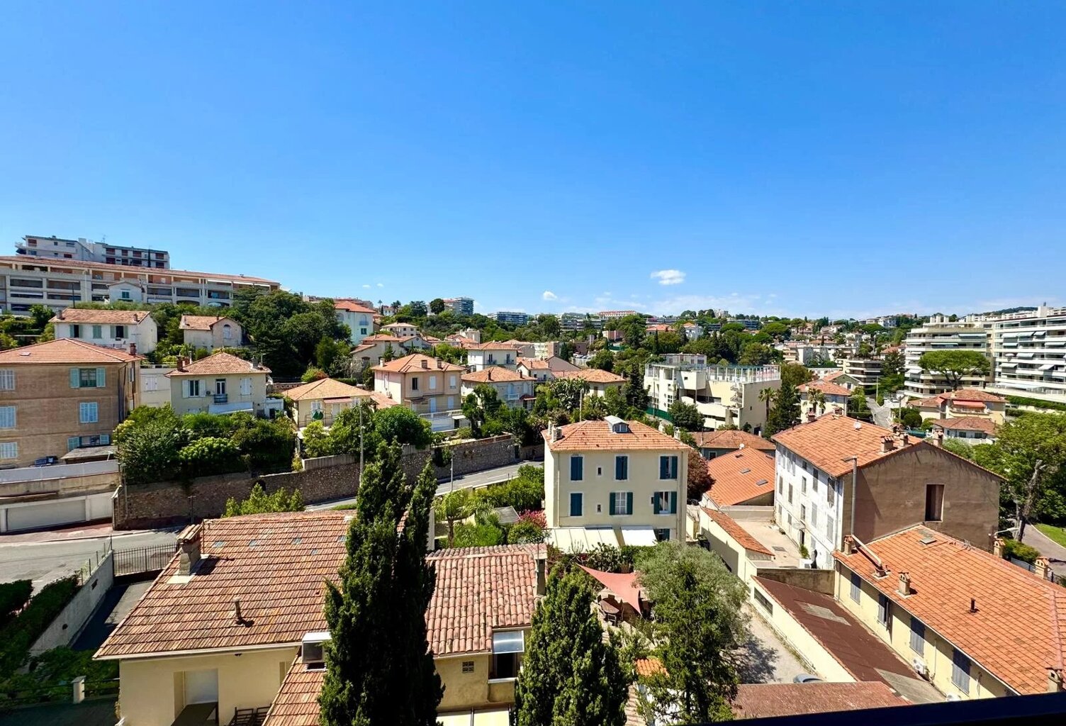 CANNES - 2 Pièces — photo 1