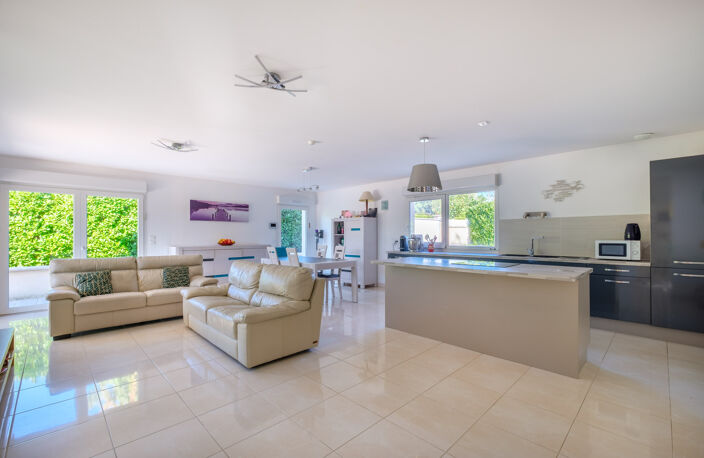 DARDILLY MAISON DE 2017 DE 140M2 EDIFIEE SUR UN TERRAIN DE 8 — photo 3