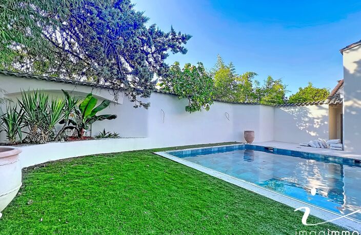 Villa — photo 2