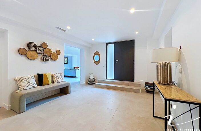 Villa — photo 3
