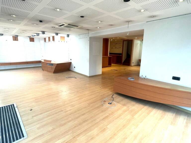 Commerce  116 m² — photo 1