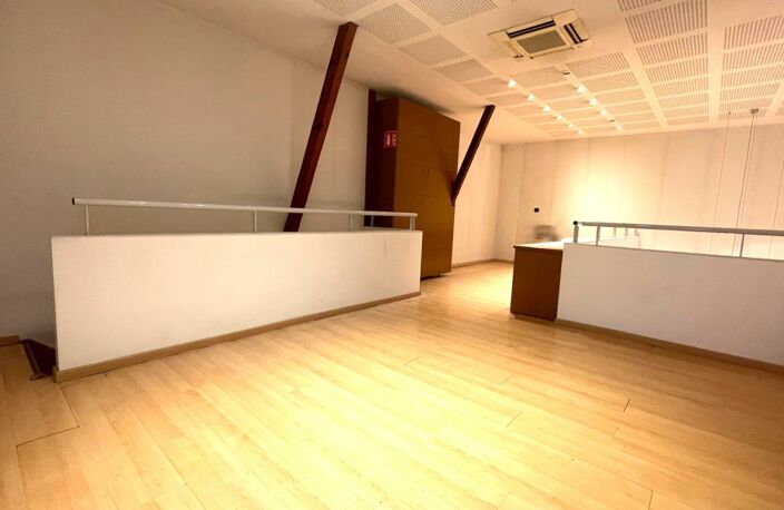 Location commerce  116 m² à Miribel (01700) — photo 5
