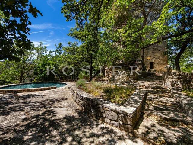 À vendre : Venasque - Les Monts du Vaucluse – Authentique Tour d — photo du bien