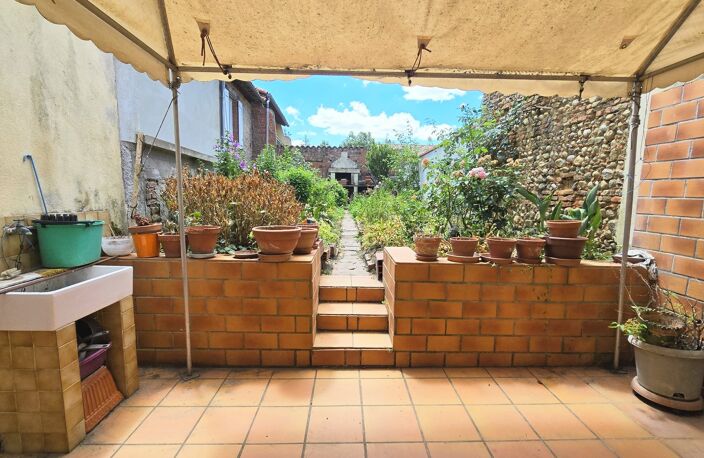 Maison de caractère avec jardin et grand garage — photo 2
