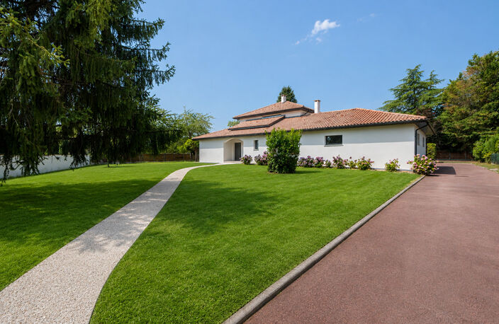 MAISON RENOVEE 199 M2 + GARAGE/ATELIER 58 M2 - CALME — photo 2