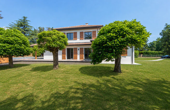 MAISON RENOVEE 199 M2 + GARAGE/ATELIER 58 M2 - CALME — photo 3
