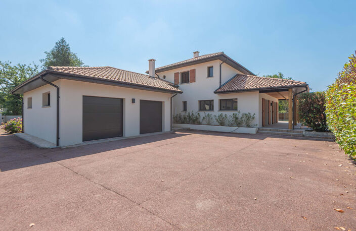 MAISON RENOVEE 199 M2 + GARAGE/ATELIER 58 M2 - CALME — photo 5