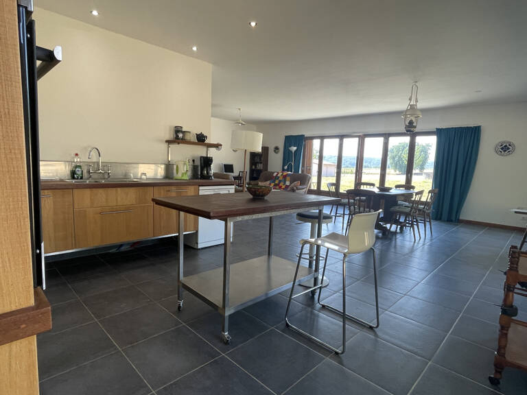 Maison contemporaine de plain-pied construite en 2015    tre — photo 1