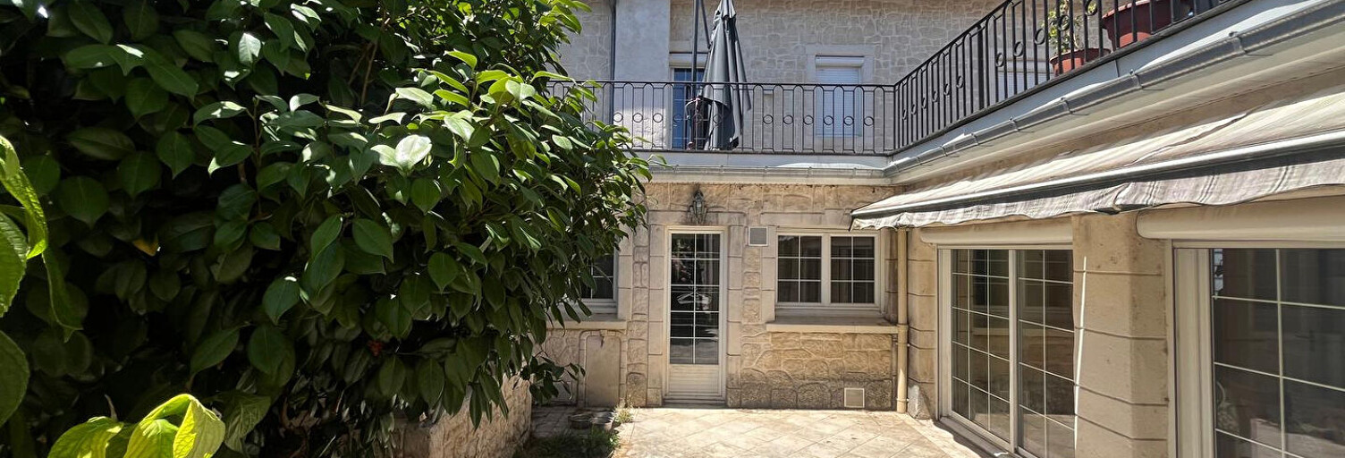 Maison 9 Pièces 300 m² à vendre à Morlaàs (64160)