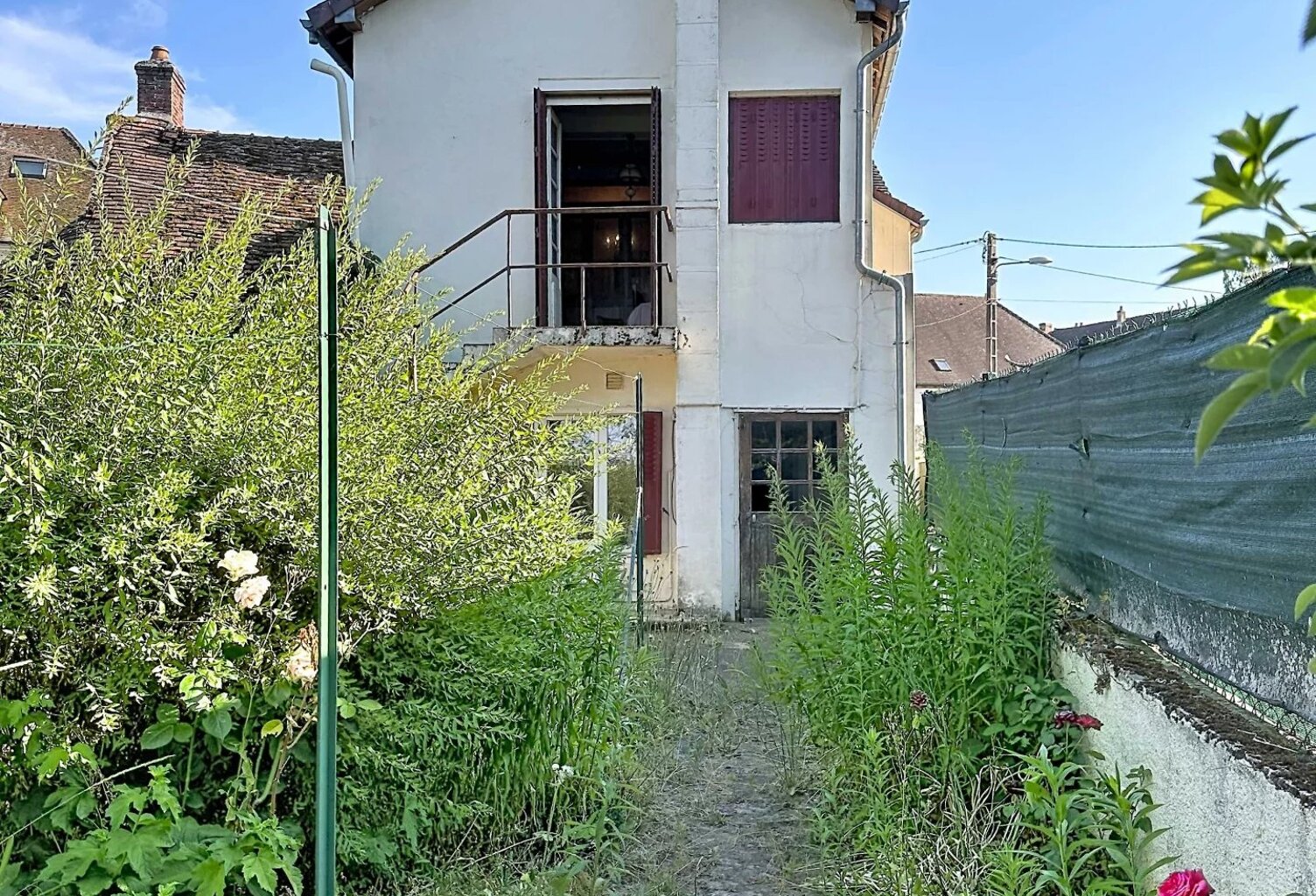 En exclusivité à SAULIEU, maison de ville avec jardin — photo 1