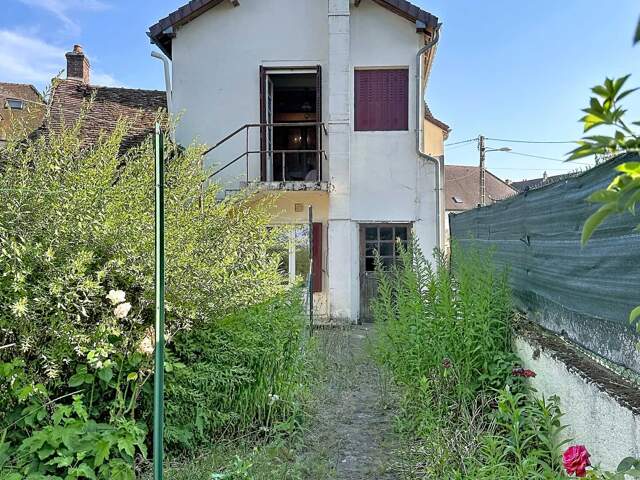 En exclusivité à SAULIEU, maison de ville avec jardin — photo du bien