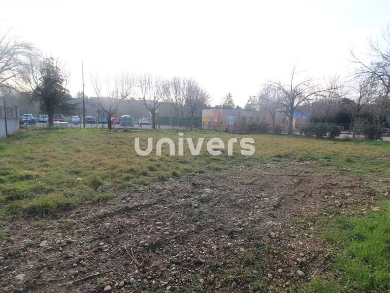 TERRAIN CONSTRUCTIBLE de 530 m² à Châteauvert VALENCE — photo 1