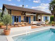 COLLONGES AU MONT D'OR - maison 215m² - terrain 1561m² -4 chambres - Piscine - Garage - sous-sol 65 m² — photo 2