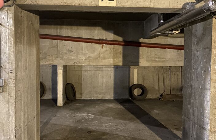 Location garage  11 m² à Paris 16 (75016) — photo 2