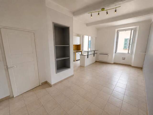 LE MUY – Maison de ville 71 m² – 2 chambres + bureau – Garage 27 m² — photo du bien