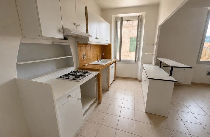 LE MUY – Maison de ville 71 m² – 2 chambres + bureau – Garage 27 m² — photo 5