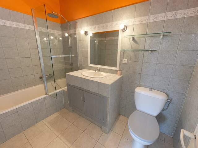 LE MUY – Maison de ville 71 m² – 2 chambres + bureau – Garage 27 m² — photo du bien