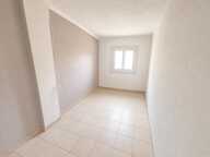 LE MUY – Maison de ville 71 m² – 2 chambres + bureau – Garage 27 m² — photo 2