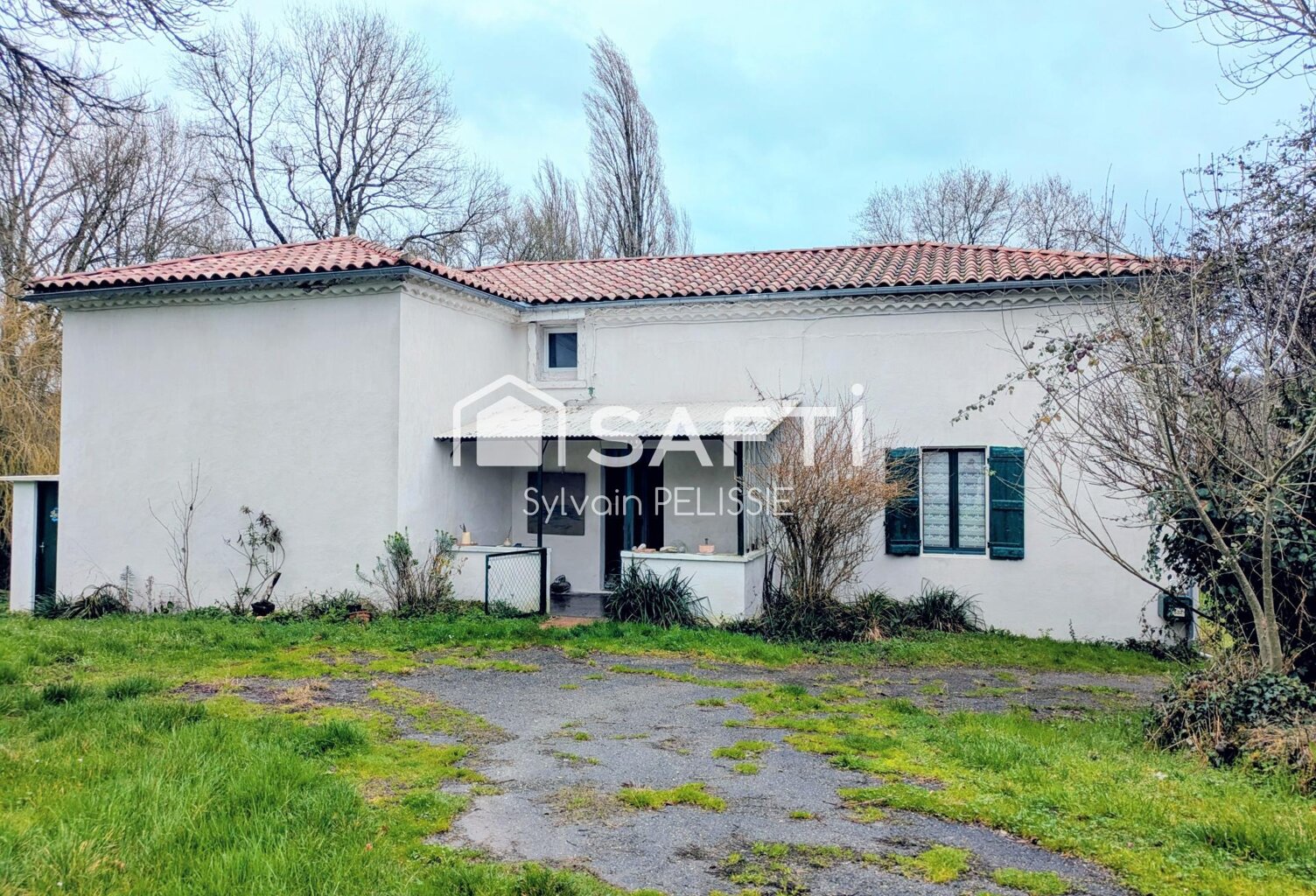 Ferme de caractère avec dépendances et beau potentiel — photo 1