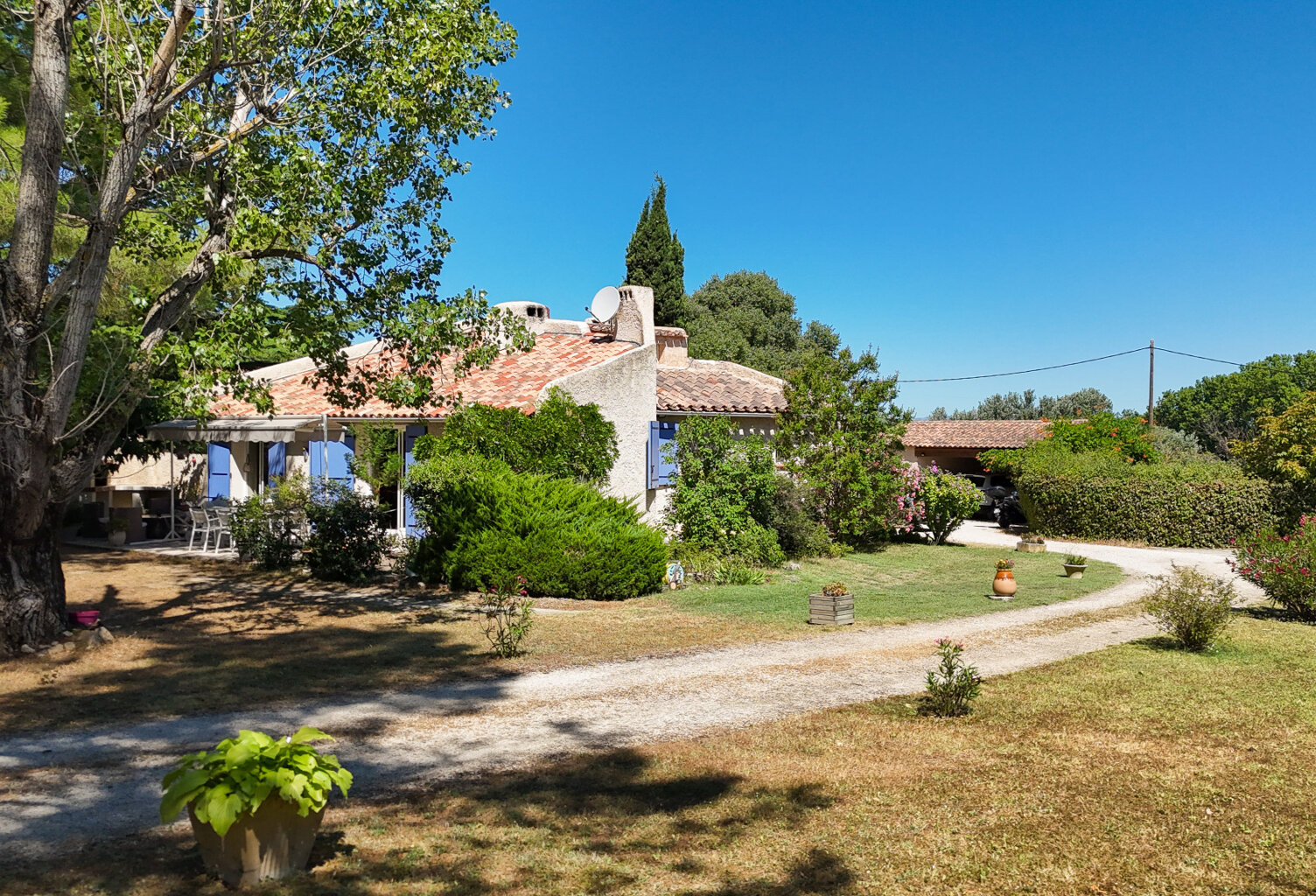 Aix-en-Provence NORD : Maison d'environ 140 m2 dont dépendan — photo 1
